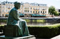 Staty över Selma Lagerlöf i Karlstad.