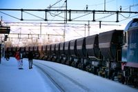 Det är stopp i tågtrafiken mellan Kiruna och Narvik sedan ett malmtåg spårat ur. Tåget på bilden har inget med texten att göra. Arkivbild.