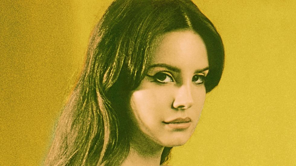 ”Violet bent backwards over the grass”, Lana Del Reys debutdiktsamling, publicerades i USA hösten 2020. Den består av 13 längre och ett antal kortare dikter.