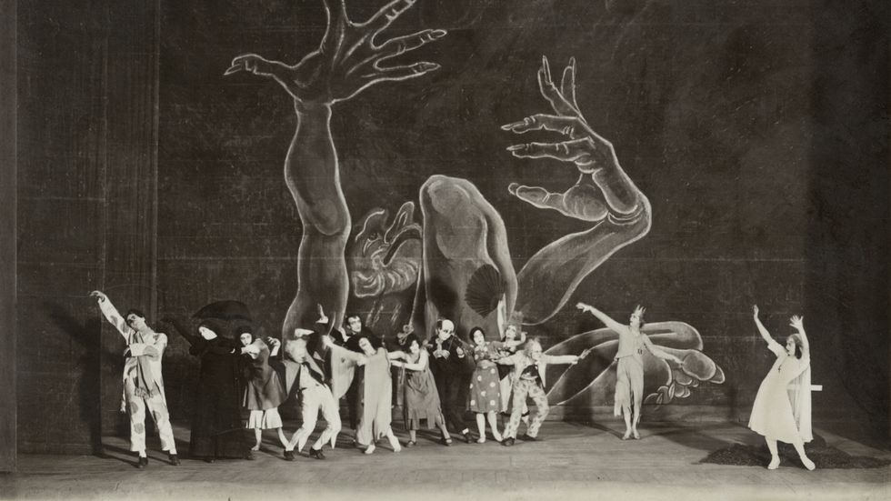 ”Dårhuset” med Svenska Baletten 1920, i koreografi av Jean Börlin och scenografi av Nils Dardel. Verket delade kritikerkåren, somliga menade att det inte kunde kallas ”balett”.