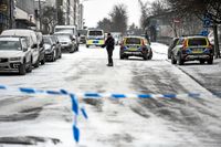 Polisavspärrning efter en skottlossning i Hallonbergen i Sundbyberg, norr om Stockholm.