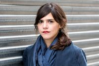 Valeria Luiselli, född 1983 i Mexico City, gör stor karriär på den amerikanska litteraturscenen. Hon medverkar i tidskrifter som The New Yorker och Granta. Nyligen blev hon tillfrågad om att sitta i juryn för USA:s nationella litteraturpris.
