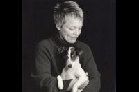 Laurie Anderson och hennes älskade terrier Lolabelle.