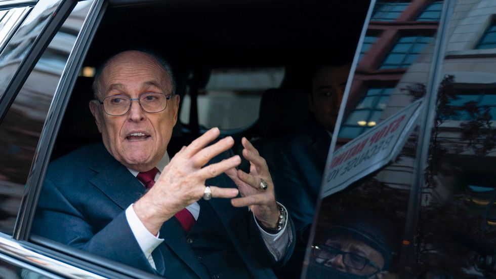 New Yorks förre borgmästare Rudy Giuliani efter skadeståndsdomen förra veckan.