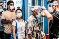Det var vid en rutinmässig kontroll vid flygplatsen på Hongkong som det uppmärksammades att mannen drabbats av covid 19-viruset igen.