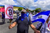 Protester utbröt i El Salvador efter att landet i september blev först i världen med att acceptera bitcoin som officiell valuta. 