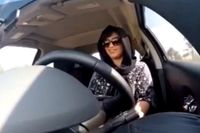Loujain al-Hathloul bakom ratten 2014, kort före det att hon greps första gången. Arkivbild.