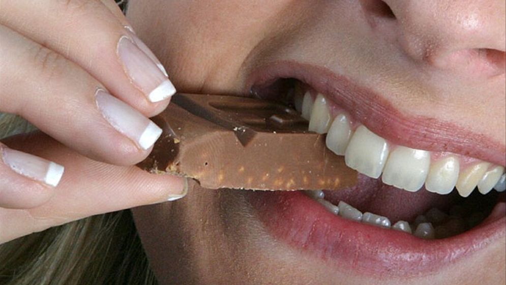 En ny studie förklarar varför vi har svårt att sluta äta choklad.