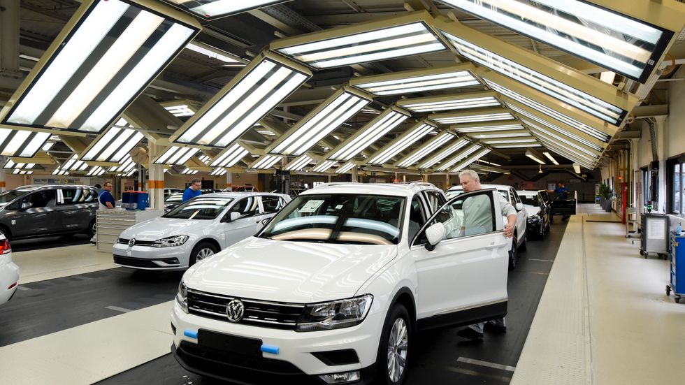 Tyska biljätten Volkswagen har som en del av en uppgörelse med amerikanska justitiedepartementet erkänt sig skyldig till brott i samband med avgasskandalen. Arkivbild.
