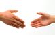I västvärlden uppfattas handskakningen som ett viktigt uttryck för jämbördighet och tillit.