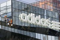 Adidas planerar återköp av nio procent av bolagets utestående aktier. Arkivbild.