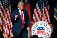 USA:s förre president Donald Trump på scen i Greenville, North Carolina, där han talade på ett republikanskt partikonvent