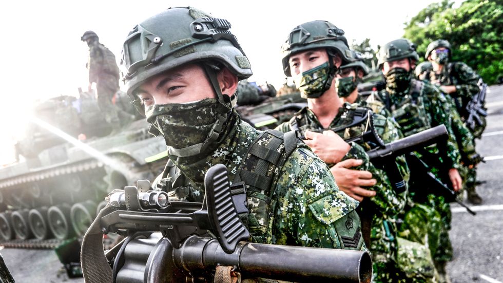 Taiwanesiska soldater tränar sedan hoten från Kina ökat.