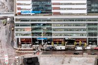 Stockholms universitet har haft uppdraget att granska sjukvårdsprojektet Nya Karolinska, NKS.