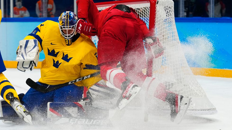 Sverige–Ryssland i semifinalen i herrarnas hockey­turnering i Peking 2022.