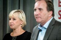 Utrikesminister Margot Wallström och statsminister Stefan Löfven tillträdde med storstilade utrikespolitiska planer – som snabbt grusats, menar SvD:s Jonas Gummesson.