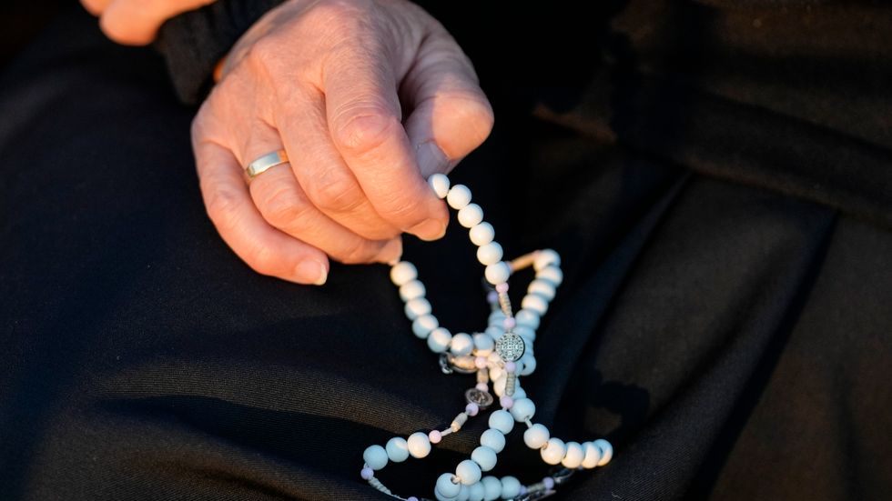 En 80-årig nunna i USA har dömts för stöld. Pengarna har bland annat finansierat hennes spelberoende. Arkivbild.