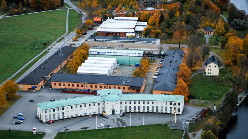Flygbild över tre museer i Stockholm. Närmast Sjöhistoriska museet, bakom det Tekniska museet och längst bort Etnografiska museet. Arkivbild.