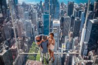 Glashissen i New York ger en hisnande vy 369 meter över mark.