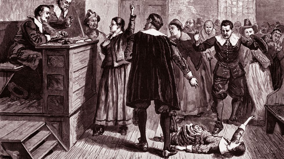 Under häxprocessen i Stockholm 1676 avrättades åtta kvinnor. Gravyren föreställer häxprocessen i nordamerikanska Salem knappt tjugo år senare, där över 200 personer ställdes inför rätta anklagade för häxkonst. (Gravyr från 1876.) 
