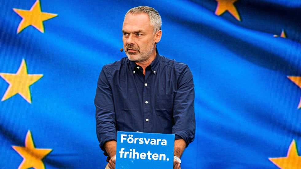 Björklund sneglar mot EU-skatter.