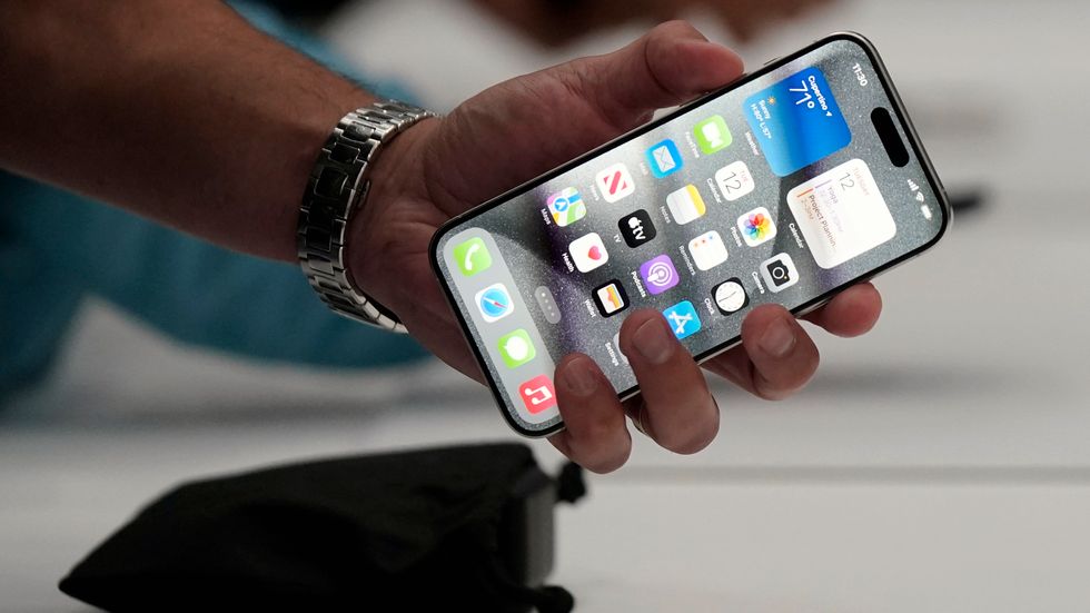 Apples nya mobiltelefon, Iphone 15 Pro, lanserades i september. Arkivbild