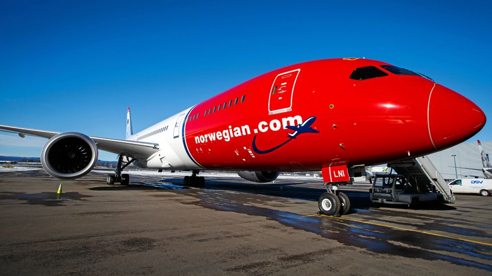 Norwegian använder Dreamliner-plan för sina långlinjer. Nu slutar bolaget flyga långt från Arlanda och Köpenhamn.