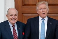 USA:s president Donald Trump och hans advokat Rudy Giuliani.