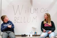Älvdalska talas av runt 3000 personer i Sverige. Jörgen och Moa är två av dem. De har hjälpt till med innehållet i den nya appen ”Wilum og Bellum”. 