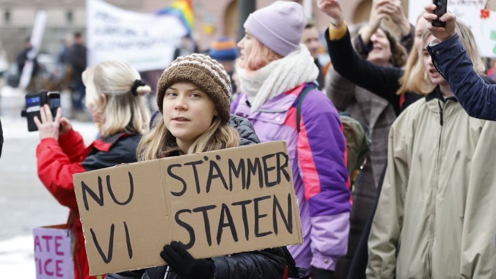 Greta Thunberg är en av över 600 unga som står bakom stämningsansökan mot staten för deras bristande klimatarbete.