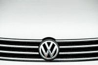 Fordonsjätten Volkswagen går med att betala en miljard euro i böter på grund av utsläppsfusket som avslöjades 2015. Arkivbild.