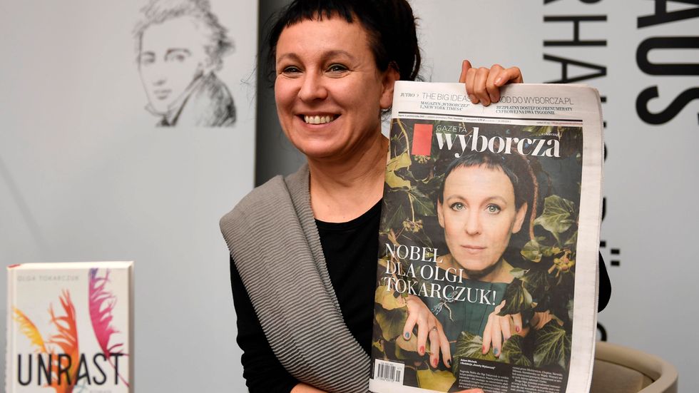 Olga Tokarczuk på förstasidan av Gazeta Wyborcza.