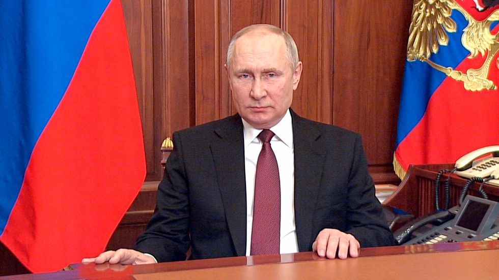 Invasionen inleddes endast minuter efter ett tal från Rysslands president Vladimir Putin vid fyratiden på torsdagsmorgonen, svensk tid.