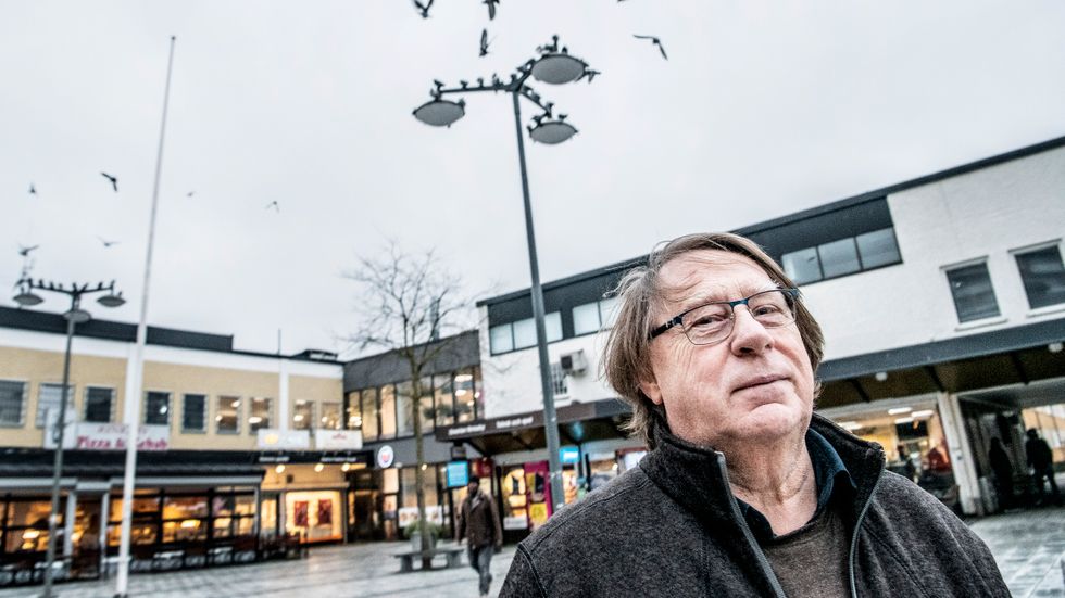 Läraren och fritidsledaren Tomas Beer,  tidigare även fritidspolitiker (MP), anser att mer borde ha gjorts genom sociala insatser i Rinkeby.