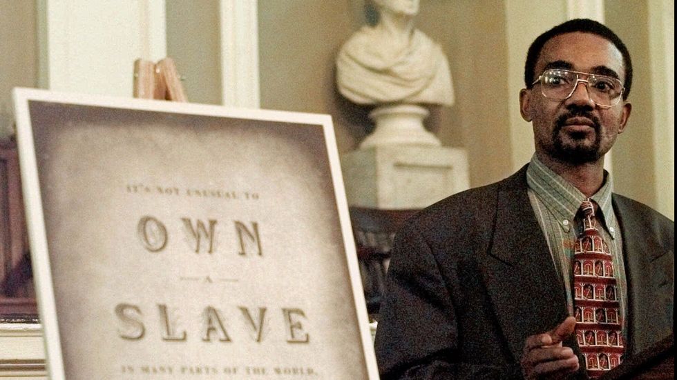 Moctar Teyeb, en föredetta slav från Mauretanien, håller en föreläsning 1999 för amerikanska Anti-Slavery Group som då startade en kampanj för att få slut på modernt slaveri. 