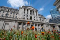 Bank of England höjer styrräntan.