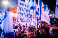 Protester i Tel Aviv mot premiärminister Benjamin Netanyahus planer på en juridisk reform.