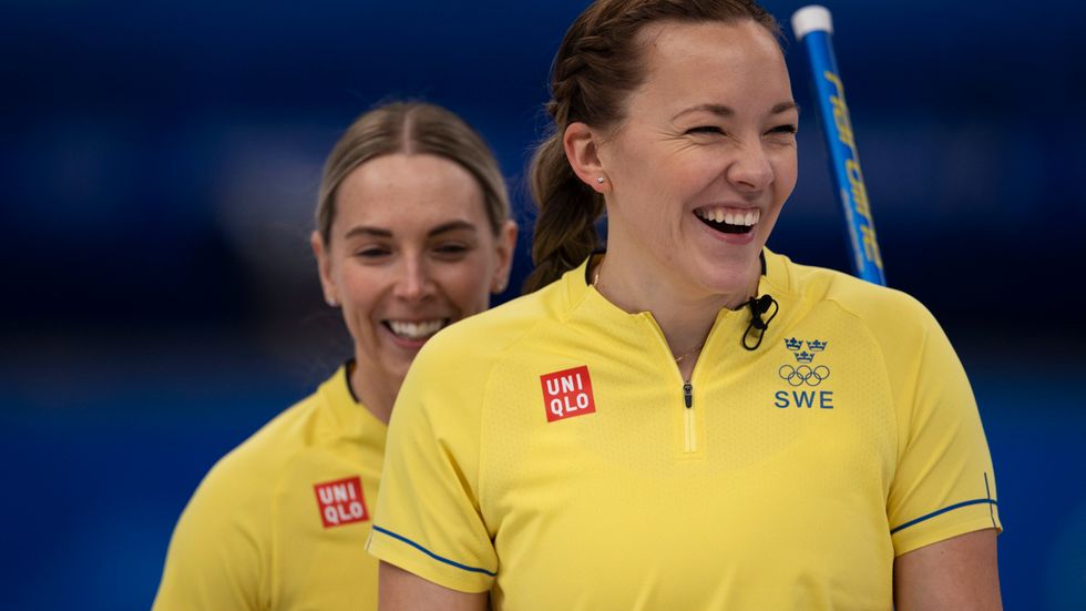 Sveriges lag Hasselborg (Agnes Knochenhauer till höger) är vidare till semifinal i OS. Arkivbild.