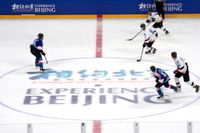 En match under OS-testet av hockeyarenorna i Peking. Arkivbild.