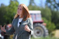 Partiledare Annie Lööf presenterade under tisdagen Centerpartiets nya landsbygdspolitik på Lebro gård i Gnesta.