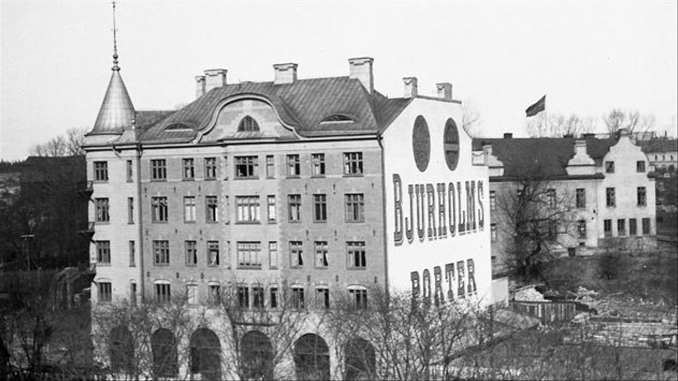 Byggnaden låg i nuvarande korsningen Birger Jarlsgatan och Runebergsgatan.