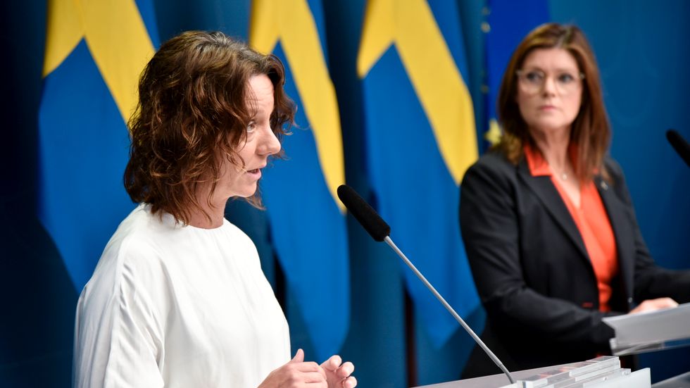 Matilda Ernkrans (S), minister för högre utbildning och forskning, och arbetsmarknadsminister Eva Nordmark (S) presenterar budgetförslag för arbetsmarknadsåtgärder och utbildning.