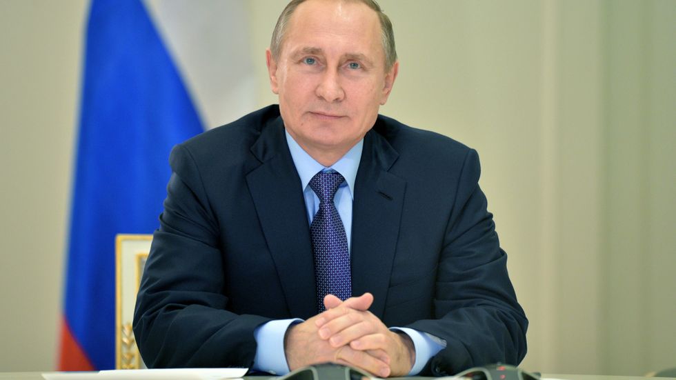 Rysslands president Vladimir Putin styr medvetet landet mot mörkare tider.