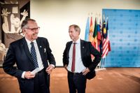 FN:s vice generalsekreterare Jan Eliasson och svenske FN-ambassadören Olof Skoog på tisdagen.