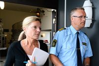 Eva Norén, vice chefsåklagare, och kommenderingschef Per Ågren, under polisens presträff i Polishuset i Västerås på tisdagen.