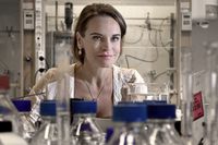 Det går absolut att förlänga våra liv med nanoteknik, säger Maria Strømme, norsk fysiker verksam i Uppsala.