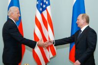 USA:s dåvarande vicepresident Biden möter Rysslands president Putin i Moskva 2011.