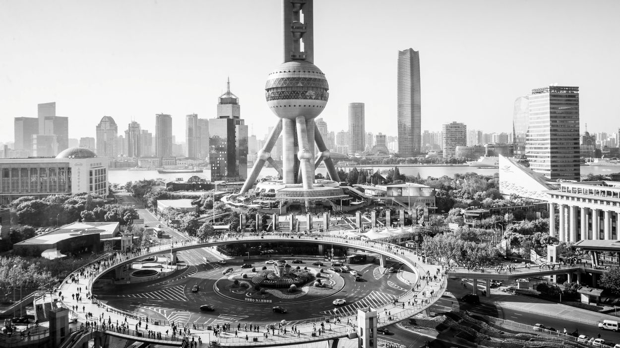 Utsikt över Pearl Tower och Mingzhu-rondellen, Shanghai. 