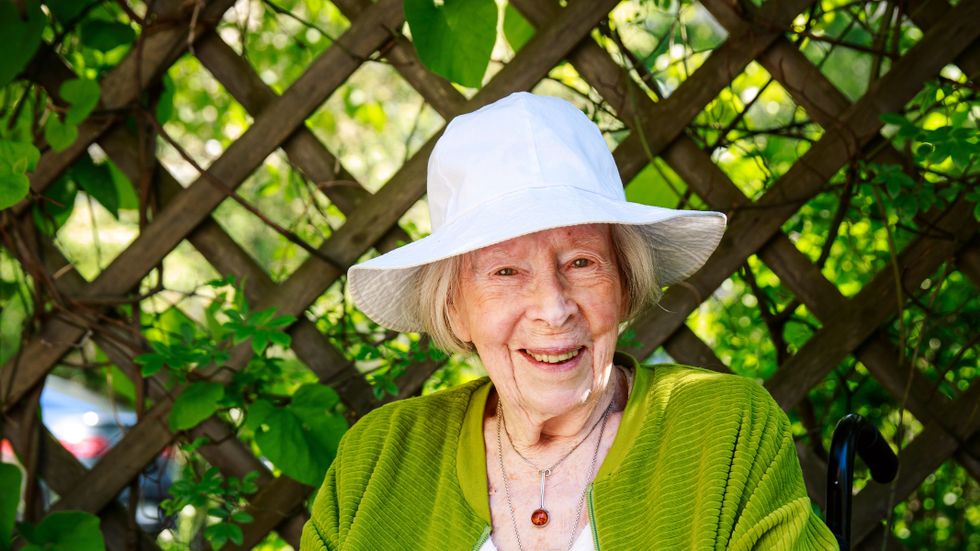 102-åriga Ingegerd Brusewitz lyckas se positivt på tillvaron under denna svåra tid.