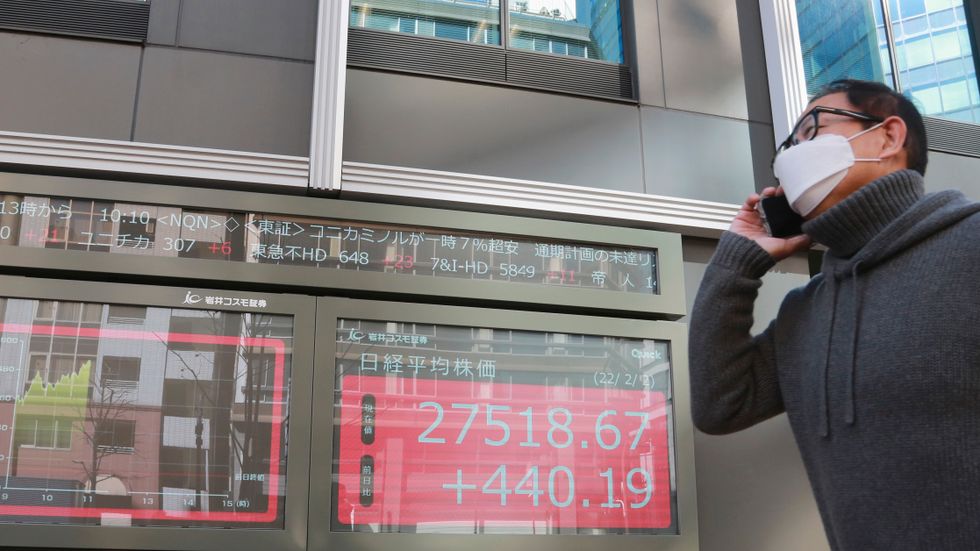 Tokyobörsen tappar.